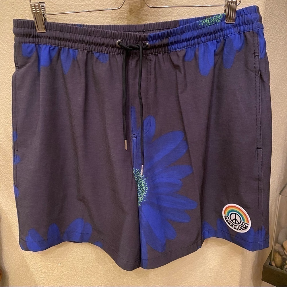 NWT~QUIKSILVER Men Floral Swim Shorts-XL
